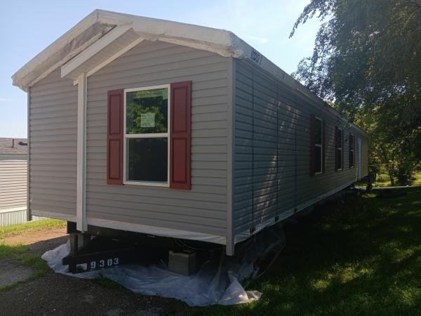 Photo 1 of 2 of home located at 5112 N Fairmount Street #7 Davenport, IA 52806