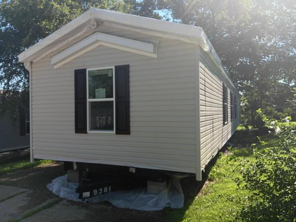 Photo 1 of 2 of home located at 5112 N Fairmount Street #6 Davenport, IA 52806