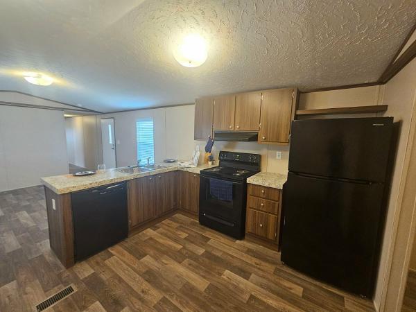 2022 97TRS14663AH22S  Home