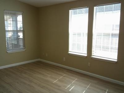 Photo 4 of 11 of home located at 7112 Pan American Fwy NE #369 Albuquerque, NM 87109