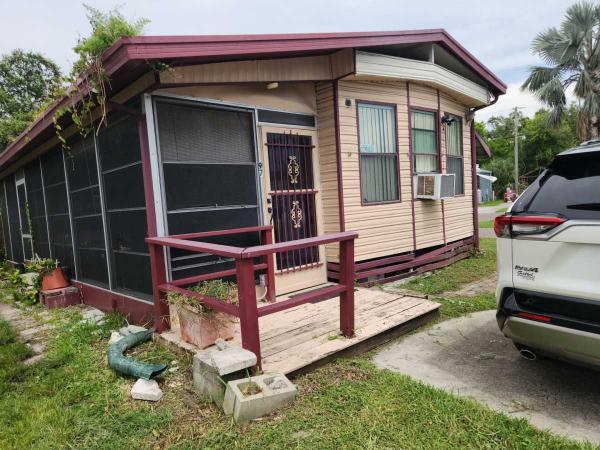 Photo 1 of 2 of home located at 1120 53rd Avenue East, Lot 97 Bradenton, FL 34203