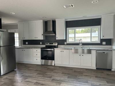 Photo 3 of 20 of home located at 11611 Sir Lawrence Court, Site 118 Thonotosassa, FL 33592