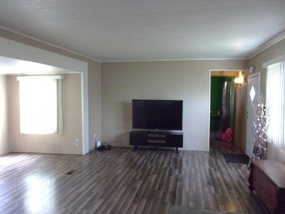 Photo 4 of 17 of home located at 1365 Camelot Manor Portage, IN 46368