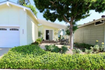 Photo 4 of 42 of home located at 1609 Canyon Lake #137 Santa Ana, CA 92705