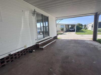 Photo 3 of 40 of home located at 579 Plaza Del Sol North Fort Myers, FL 33917