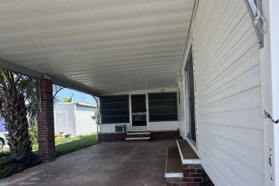 Photo 4 of 40 of home located at 579 Plaza Del Sol North Fort Myers, FL 33917