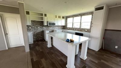 Photo 5 of 12 of home located at 3715 Lexington Rd Richmond, KY 40475