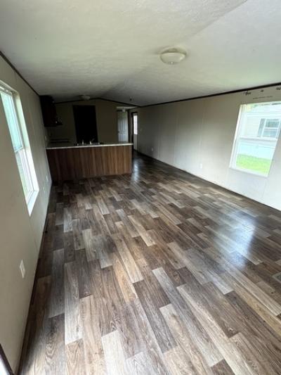 Photo 3 of 14 of home located at 103 Murrah St Crystal Springs, MS 39059