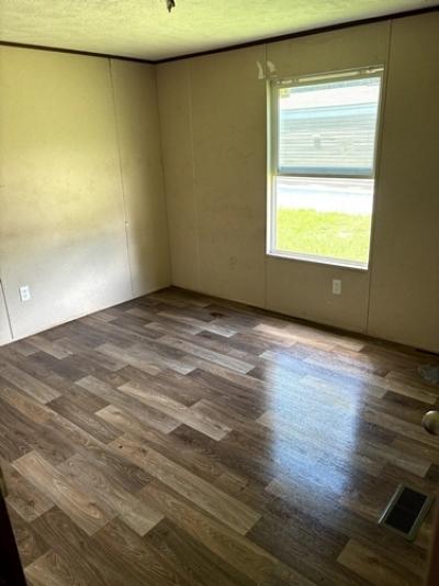 Photo 5 of 14 of home located at 103 Murrah St Crystal Springs, MS 39059