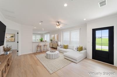 Photo 4 of 18 of home located at 506 Sheehan Way Lady Lake, FL 32159