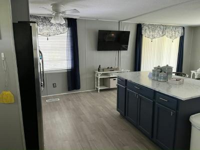 Photo 4 of 20 of home located at 932 Siesta Drive (Site 1479) Ellenton, FL 34222