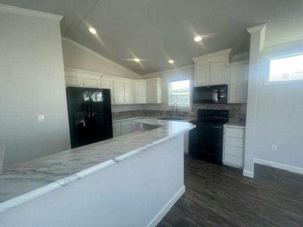 2023 Oak Creek Homes - Huntsville Smart Cottage - Eagle Manufactured Home