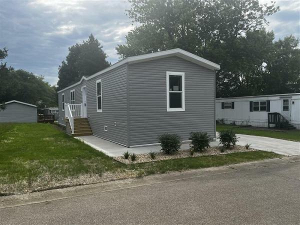 2025 Champion - Topeka Bristol Mobile Home