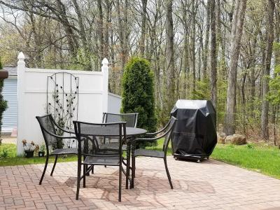 Photo 4 of 14 of home located at 31 North Road Southington, CT 06489