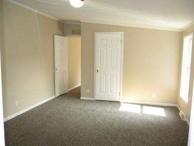 Photo 5 of 20 of home located at 23122 Fountain Dr Clinton Township, MI 48036