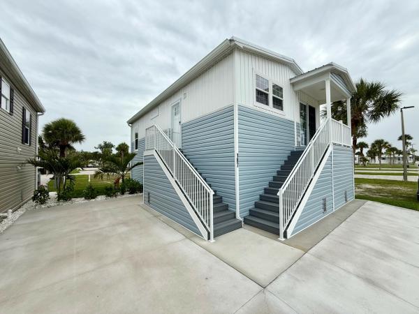 2023 Champion 2034467-SSS Mobile Home