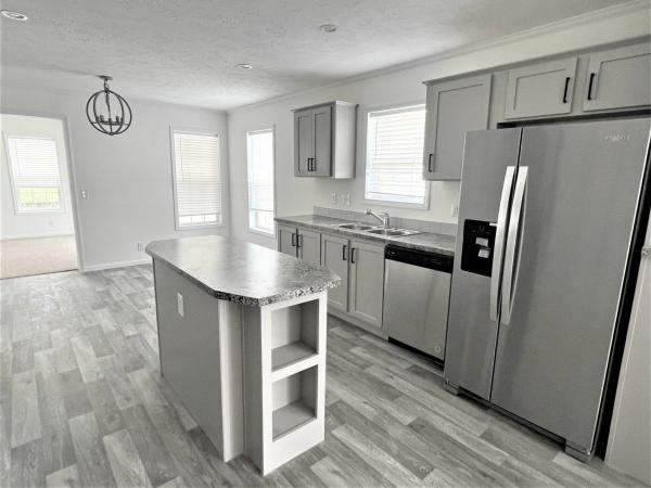 Photo 1 of 2 of home located at 5466 Suffolk Drive Lot 301 Holly, MI 48442