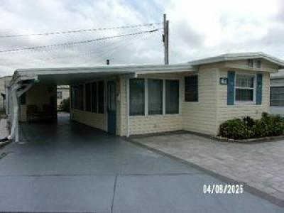 Photo 3 of 8 of home located at 508 44th Ave. E. Lot E-19 Bradenton, FL 34203
