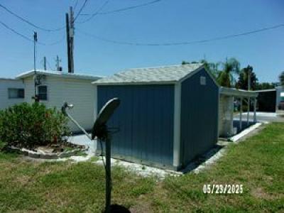 Photo 5 of 8 of home located at 508 44th Ave. E. Lot E-19 Bradenton, FL 34203