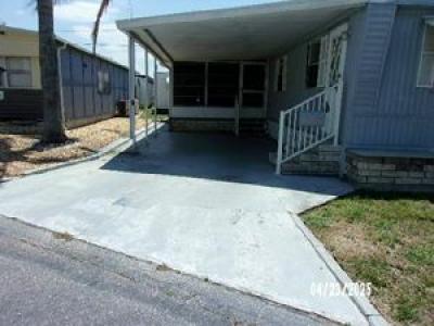 Photo 3 of 8 of home located at 508 44th Ave. E. Lot E-14 Bradenton, FL 34203