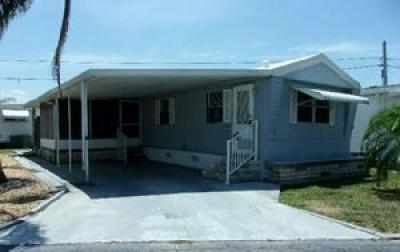 Photo 4 of 8 of home located at 508 44th Ave. E. Lot E-14 Bradenton, FL 34203