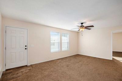 Photo 4 of 29 of home located at 234 Roosevelt Dr Davison, MI 48423