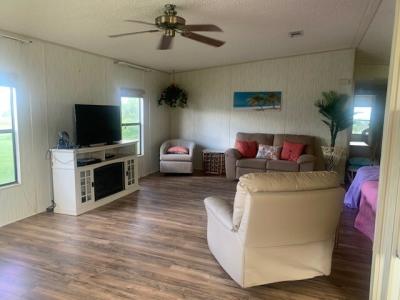 Photo 2 of 8 of home located at 313 Belle Grove St Lake Placid, FL 33852
