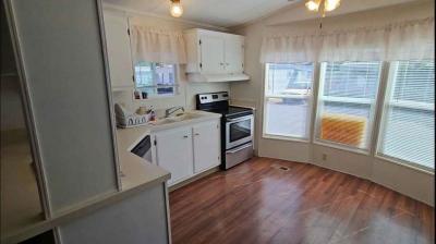 Photo 3 of 10 of home located at 4424 SE Roethe Rd. Milwaukie, OR 97267