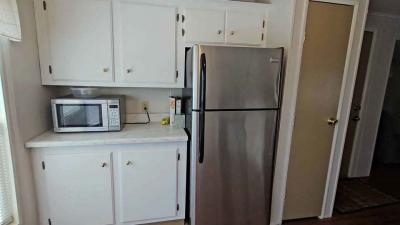 Photo 4 of 10 of home located at 4424 SE Roethe Rd. Milwaukie, OR 97267