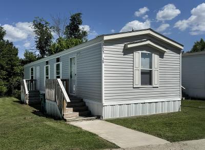 Mobile Home at 2727 S. 72st Pl Lot 96 Kansas City, KS 66106