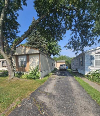 Photo 2 of 10 of home located at 340 S. Reynolds Rd. Lot 159 Toledo, OH 43615