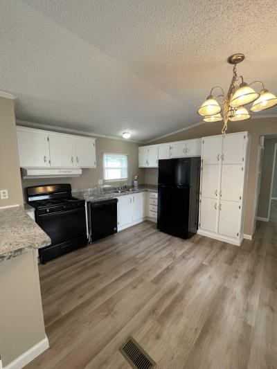 Photo 5 of 15 of home located at 4800 S Foster Rd 323 Oklahoma City, OK 73129