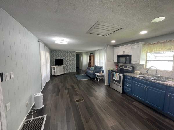 1979 HOME 2BR/2BA w/Bonus Mobile Home