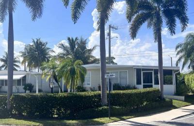 Mobile Home at 4389 Royal Manor Blvd, #122 Boynton Beach, FL 33436