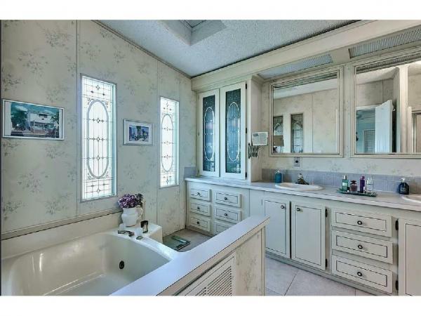 1989 Fleetwood Glenbrook Manufactured Home