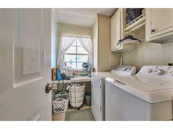 1989 Fleetwood Glenbrook Manufactured Home