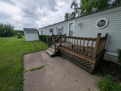 Photo 3 of 26 of home located at 110 Country Elms Est. Galesburg, IL 61401