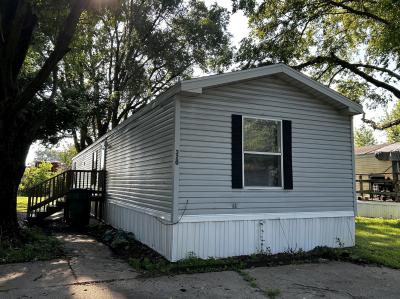 Photo 2 of 8 of home located at 320 Country Elms Est. Galesburg, IL 61401