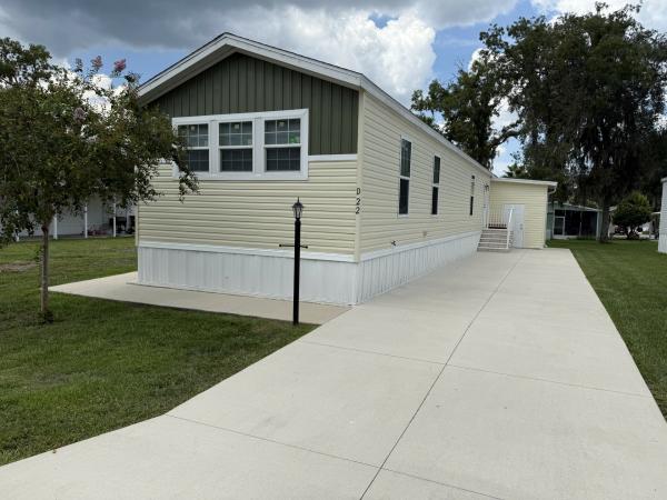 2020 Champion RH2723E7216 Mobile Home