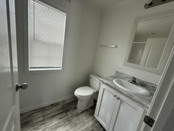 2020 Champion RH2723E7216 Mobile Home