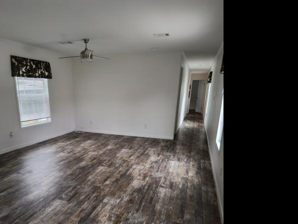 2020 Champion RH2703D7016 Mobile Home