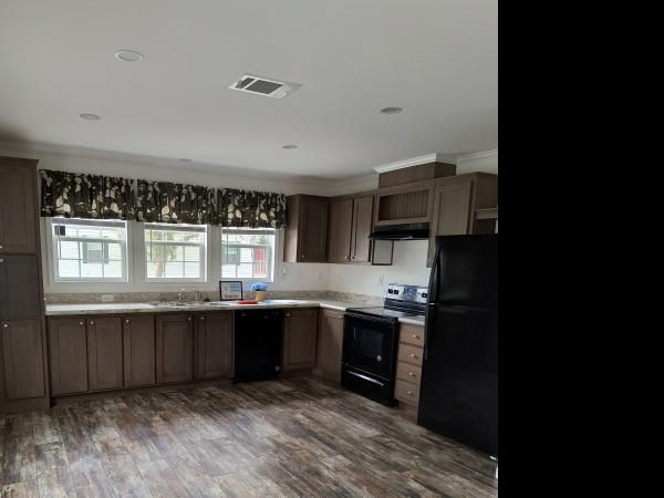 2020 Champion RH2703D7016 Mobile Home