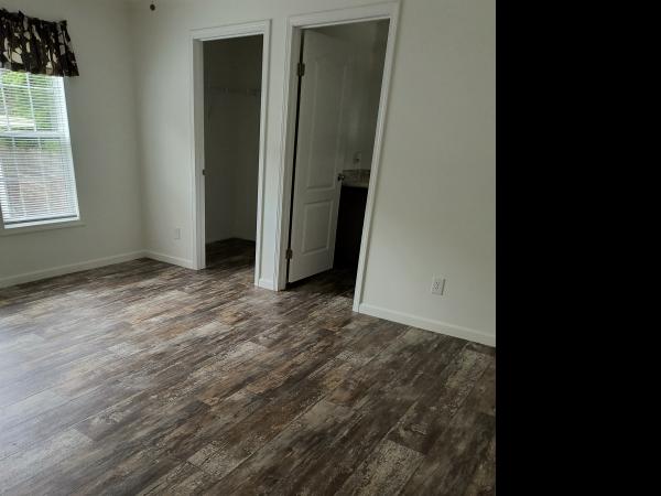 2020 Champion RH2703D7016 Mobile Home