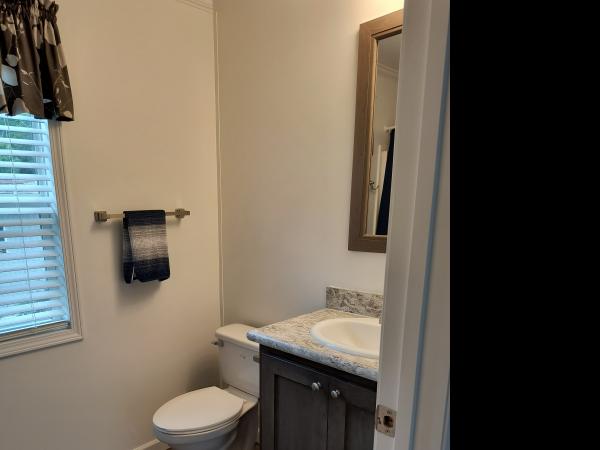 2020 Champion RH2703D7016 Mobile Home