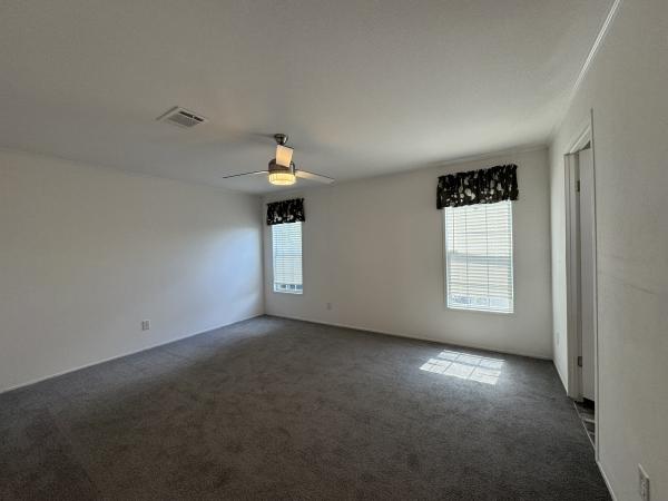 2023 SIG 4523E  Home