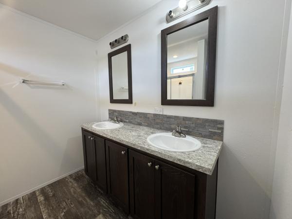 2023 SIG 4523E  Home