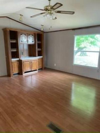 Photo 5 of 6 of home located at 1525 Cherokee Trail Van Buren, AR 72956