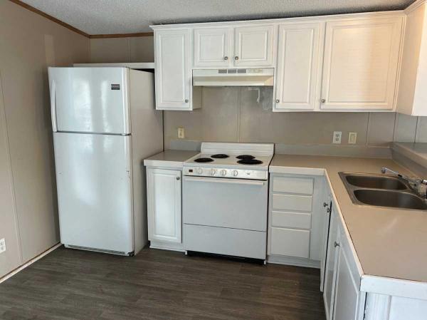 2006  Mobile Home For Sale