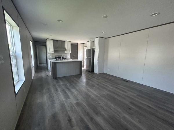 2025 Commodore  Manufactured Home