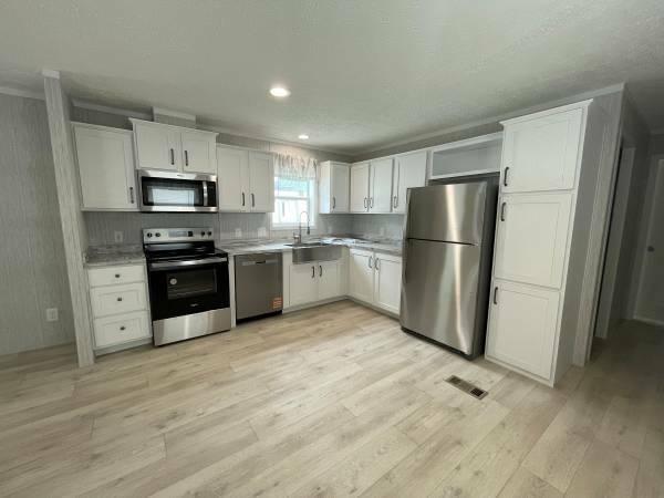 2025 Commodore Mobile Home For Sale